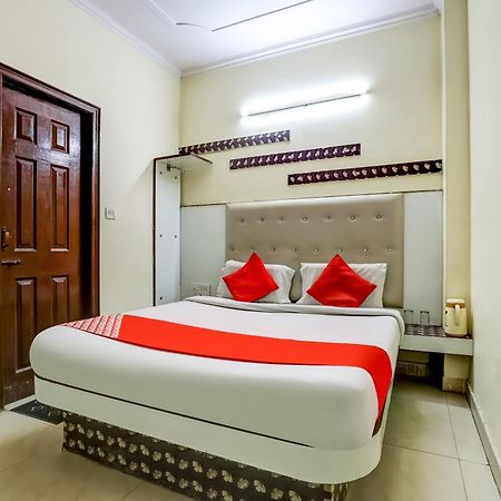 Hotel O Tushar Continental Új-Delhi Kültér fotó