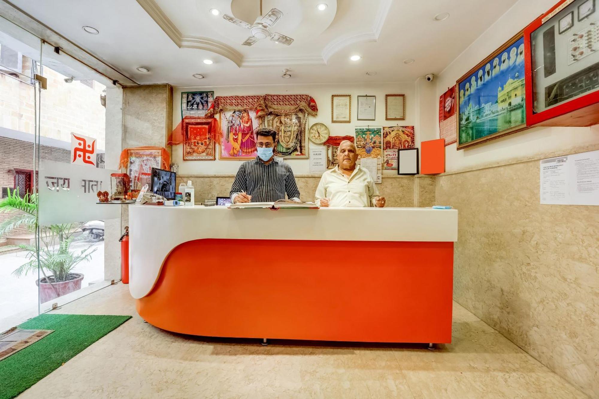 Hotel O Tushar Continental Új-Delhi Kültér fotó