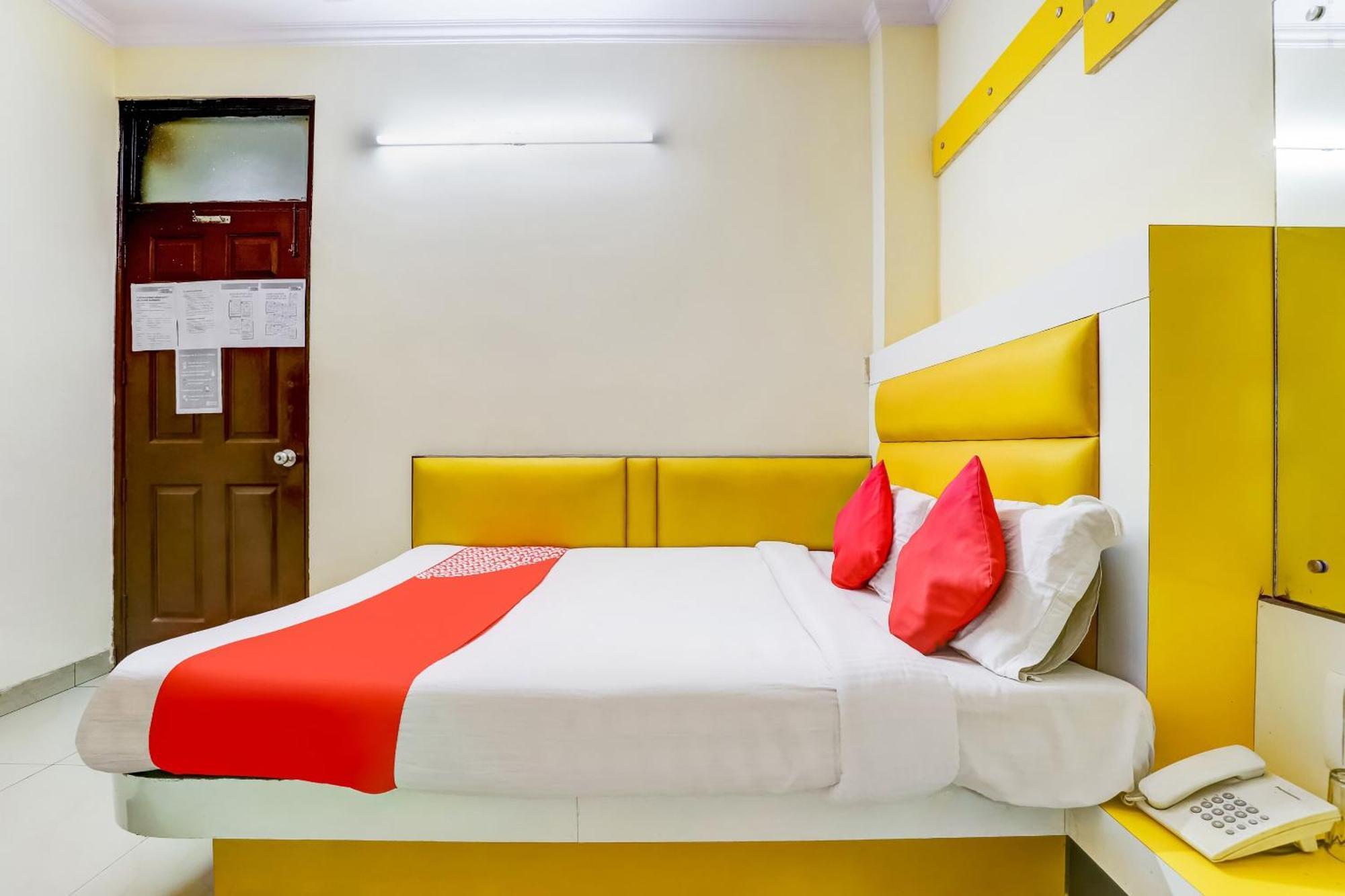 Hotel O Tushar Continental Új-Delhi Kültér fotó