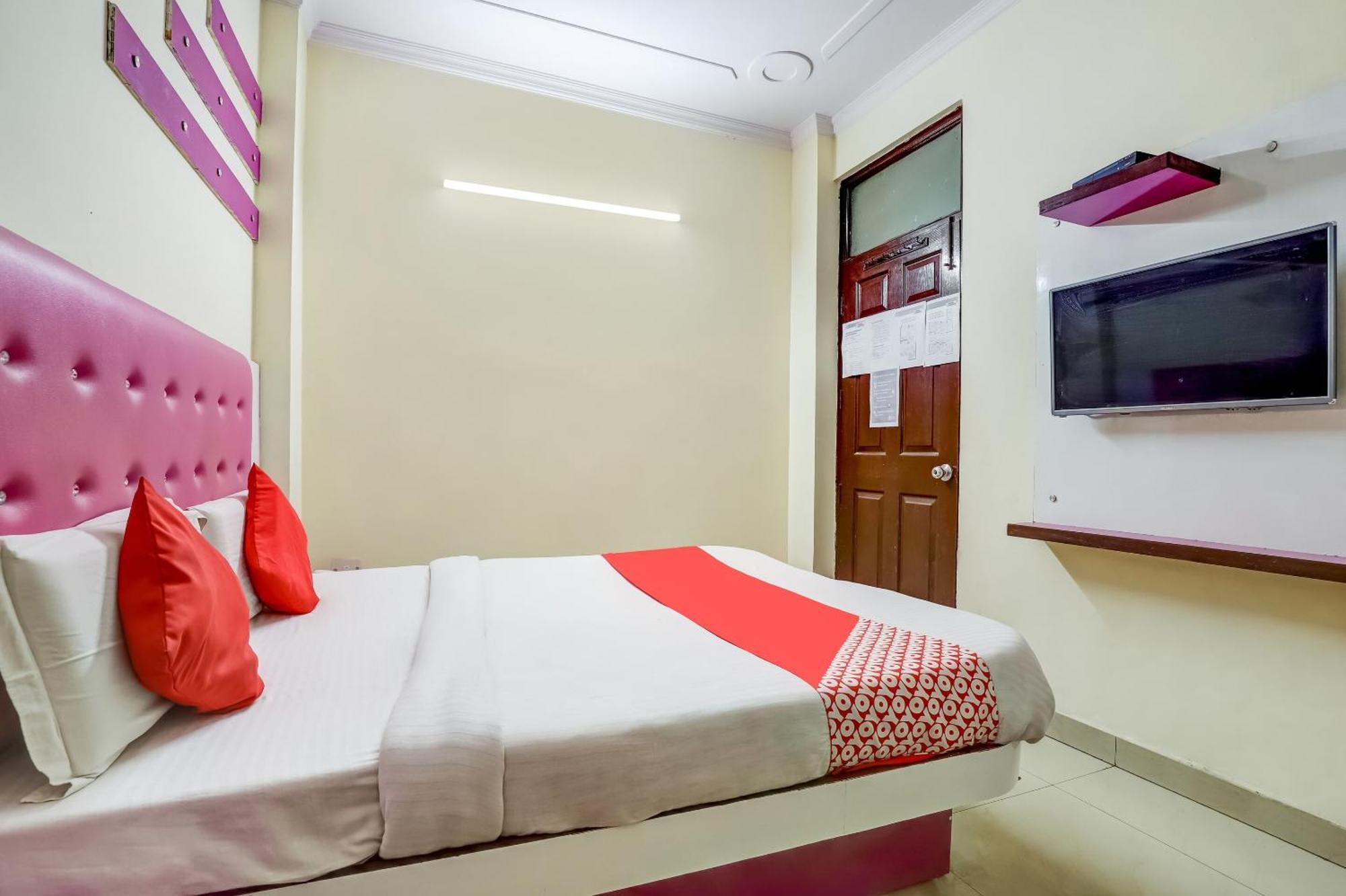 Hotel O Tushar Continental Új-Delhi Kültér fotó