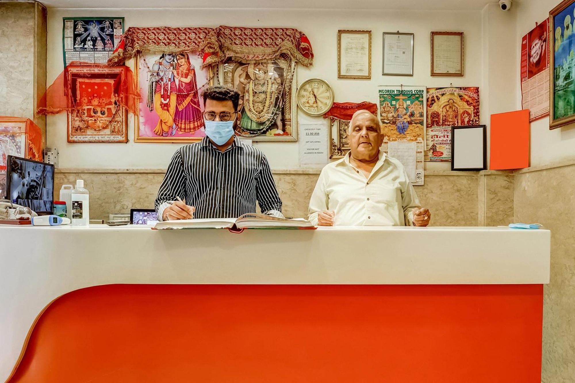 Hotel O Tushar Continental Új-Delhi Kültér fotó