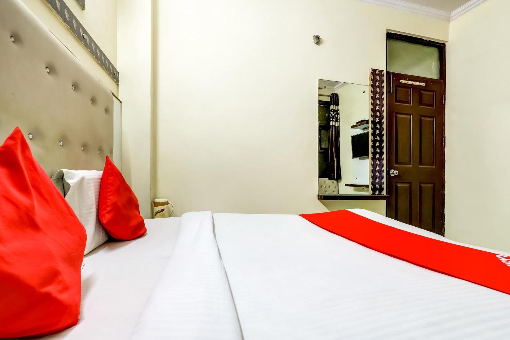 Hotel O Tushar Continental Új-Delhi Kültér fotó